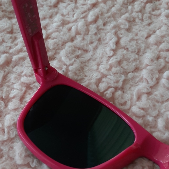 Reflective Sunglasses 😎 - Picture 3 of 4